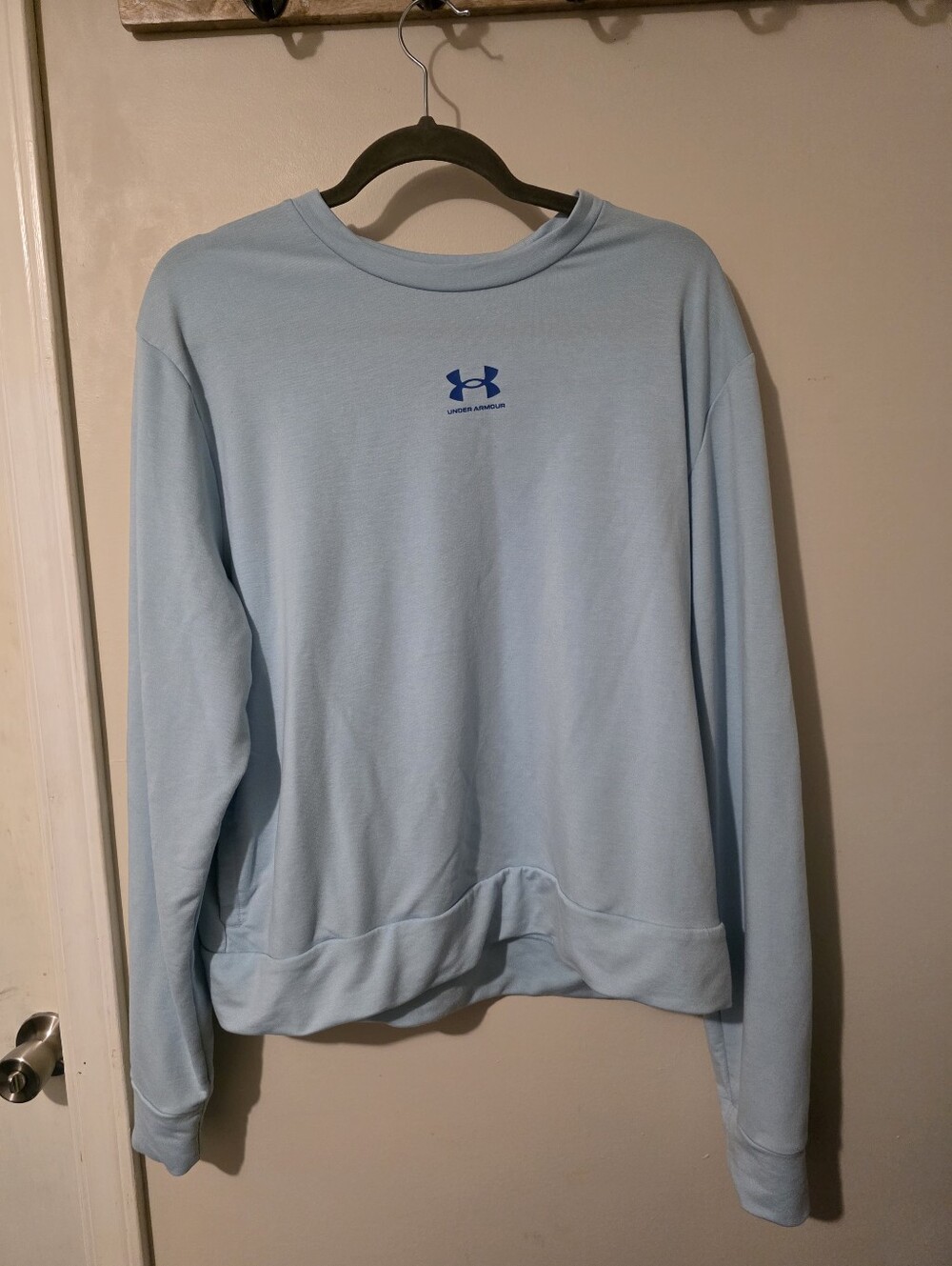 Under Armour Women's Pale Blue Crewneck Sweatshirt with Small Logo, Xlg